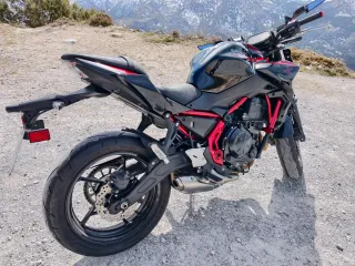 Kawasaki Z650 2025 - 1.600 km