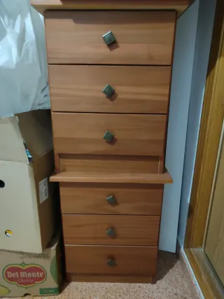 Mesitas de madera con 3 cajones. Vendo las dos