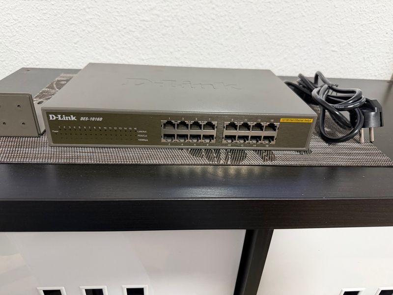 Switch D-Link DES-1016D 16 Puertos