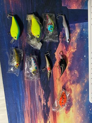 Señuelos de pesca variados