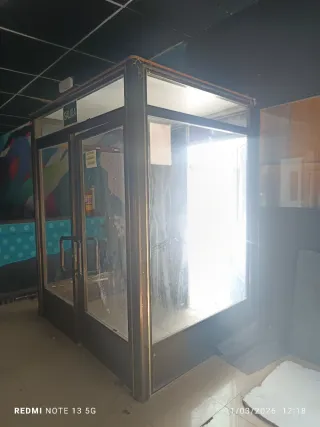 Puerta de entrada de aluminio