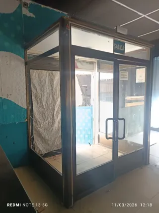 Puerta de entrada de aluminio