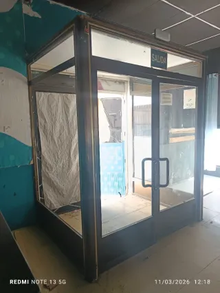 Puerta de entrada de aluminio