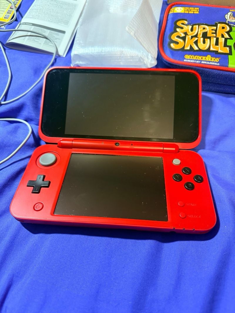 Nintendo 2DS Edición Pokeball afbeelding 2