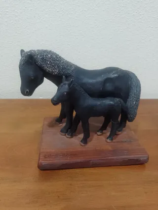 Figura caballo y potro cerámica