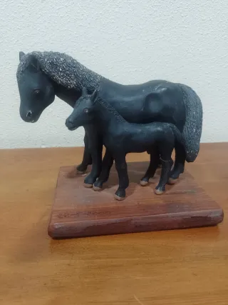 Figura caballo y potro cerámica
