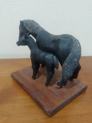 Figura caballo y potro cerámica