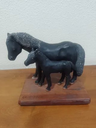 Figura caballo y potro cerámica