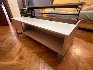 Muebles de salón y mesa de centro