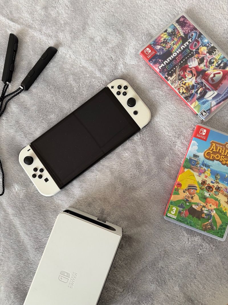 Nintendo Switch OLED Blanca + Juegos
