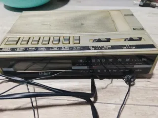 Radio despertador Oskar vintage 80s/90s