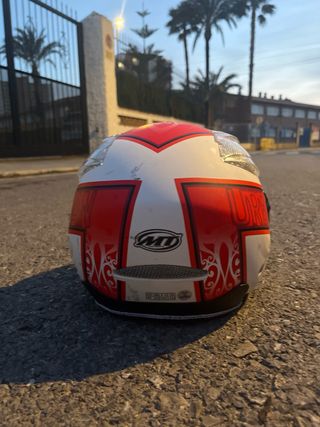 Casco MT Helmets Rojo y Blanco