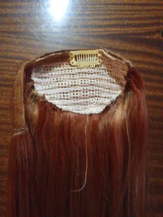 Extensión de pelo coleta castaña