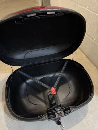 Baúl Shad SH46 + Parrilla y Kit Montaje