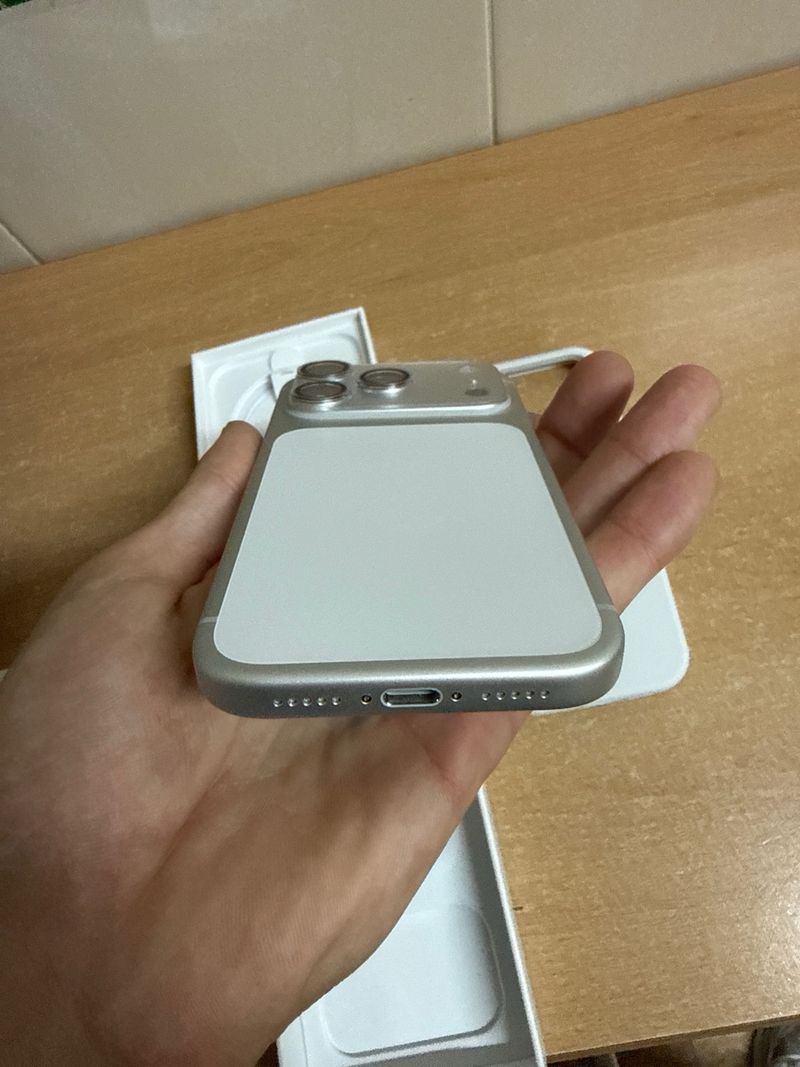 iPhone 17 Pro 256GB Plata Nuevo Solo 2 ciclos afbeelding 4