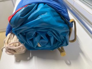 Tienda de campaña azul vintage