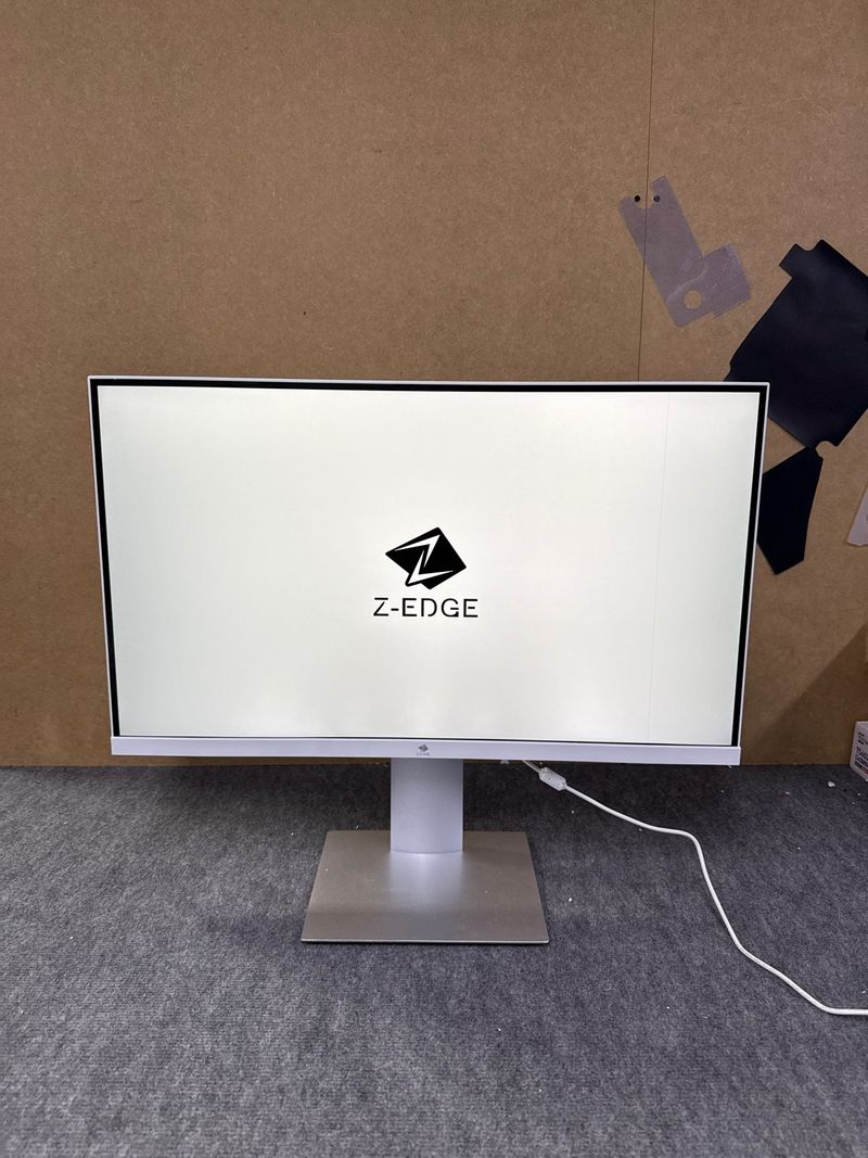 Monitor Gaming Z-EDGE 27” 4K IPS HDR Blanco