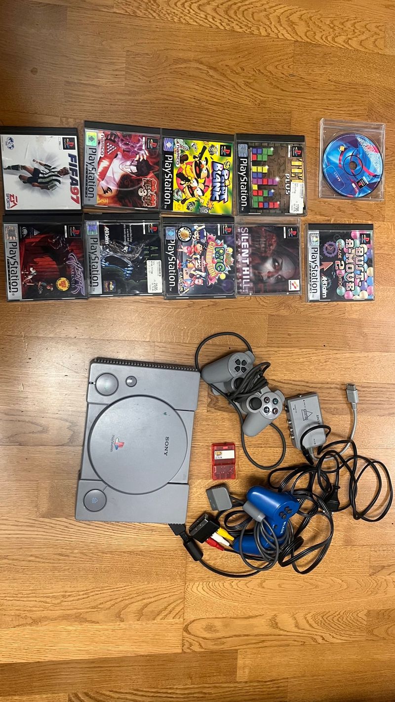 Consola PlayStation 1 Gris + Juegos