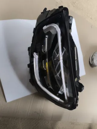 Faro Izquierdo Mercedes GLC