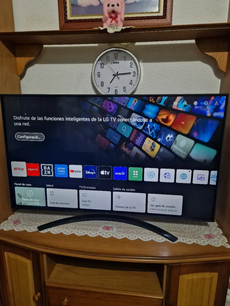 Se vende smart tv LG 50" con control remoto