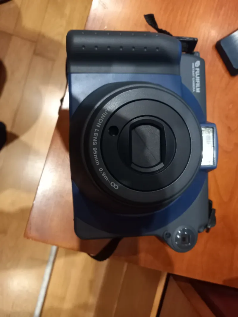 Cámara Instantánea Fujifilm Azul y Negra