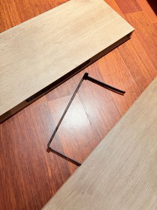 Estanterías de madera y metal