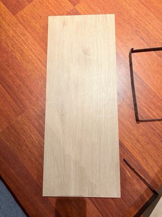 Estanterías de madera y metal