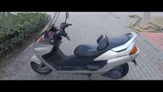 Yamaha Majesty 250cc Plata