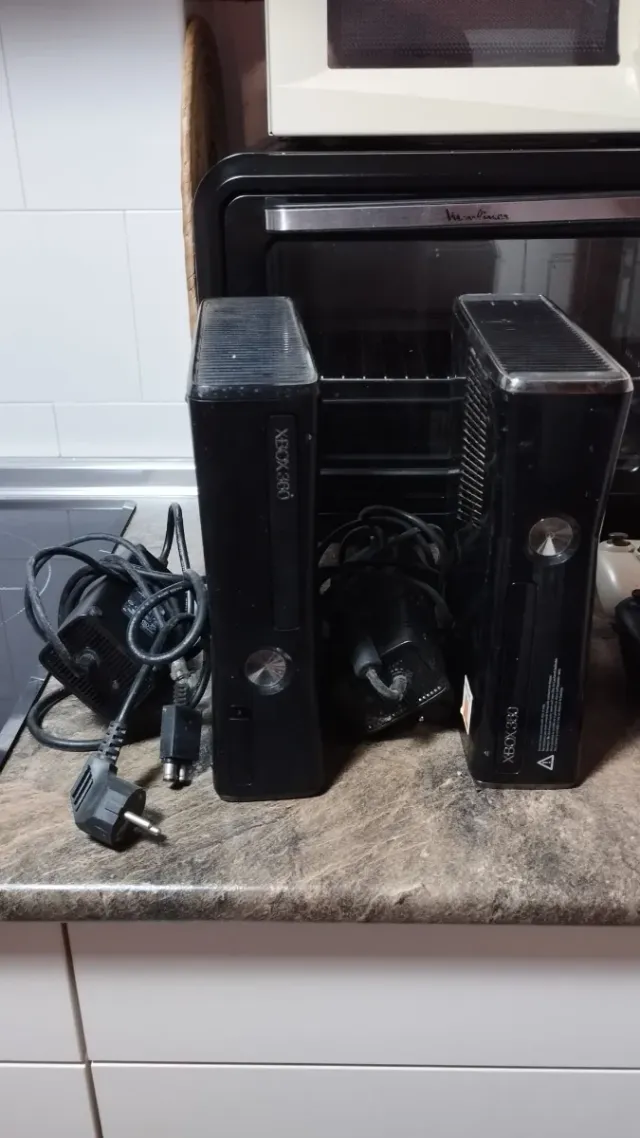 Pack 2 Consolas Xbox 360 Slim Negras
