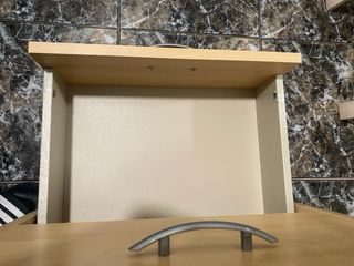 Cajonera de madera con ruedas