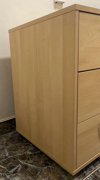 Cajonera de madera con ruedas