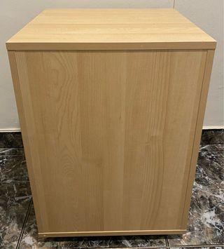 Cajonera de madera con ruedas