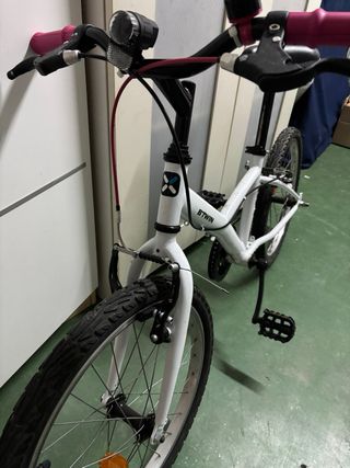 Bicicleta infantil BTWIN blanca