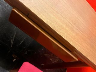 Mesa de comedor de madera