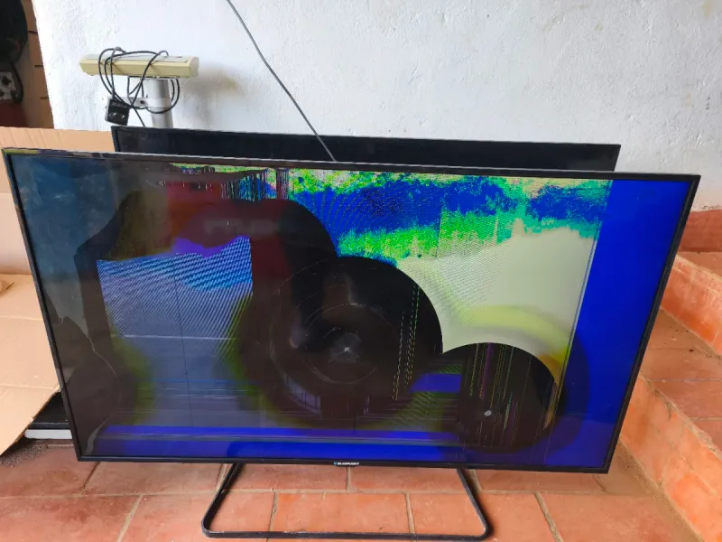 2 TVs LED 50 Blaupunkt para reparar o piezas afbeelding 3