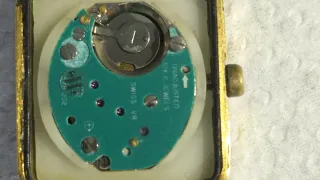 Reloj Tissot Cuarzo Dorado Correa Negra