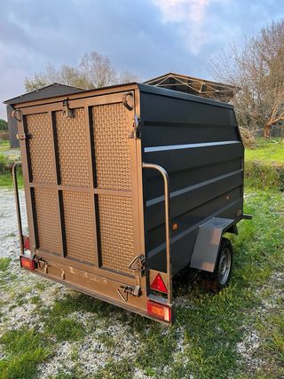 Remolque motos cerrado 750kg