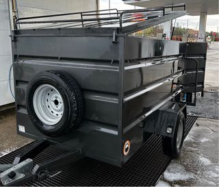 Remolque cerrado 240x140x110 750kg con freno