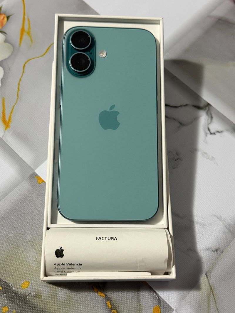 iPhone 16 256GB Verde
