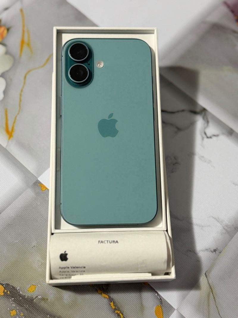 iPhone 16 256GB Verde afbeelding 3