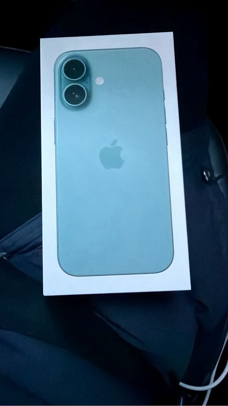 iPhone 16 256GB Verde afbeelding 2