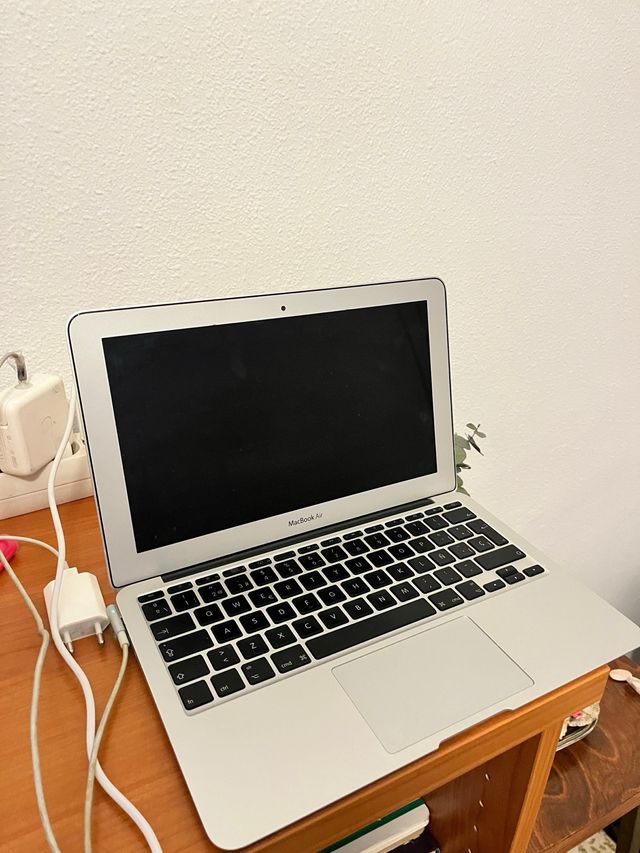 MacBook Air 2011 Plata