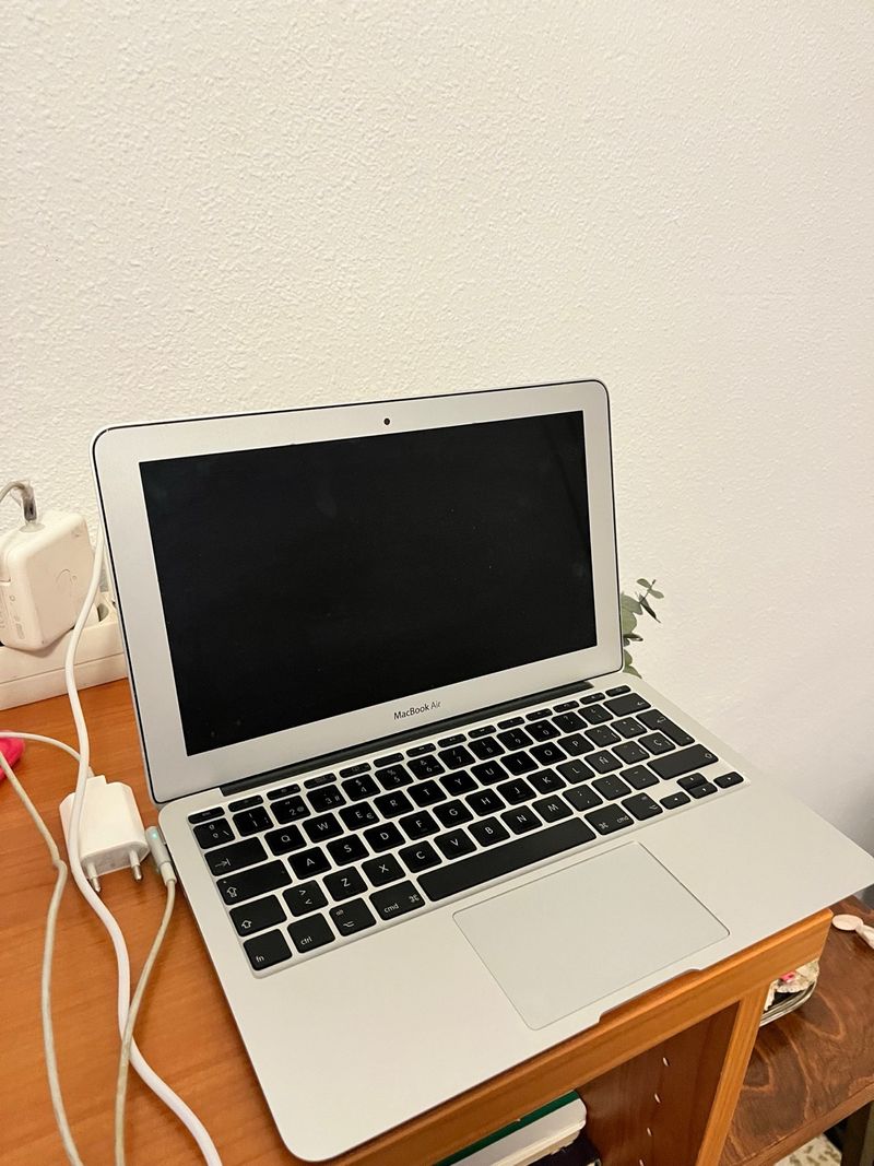 MacBook Air 2011 Plata