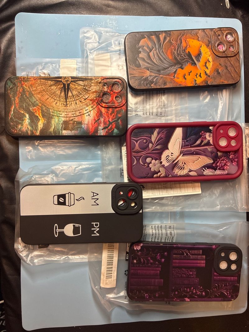 5 Fundas iPhone 13 - Buen Estado