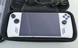 Asus ROG Ally Z1 Extreme + Accessori