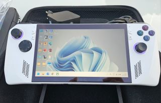 Asus ROG Ally Z1 Extreme + Accessori