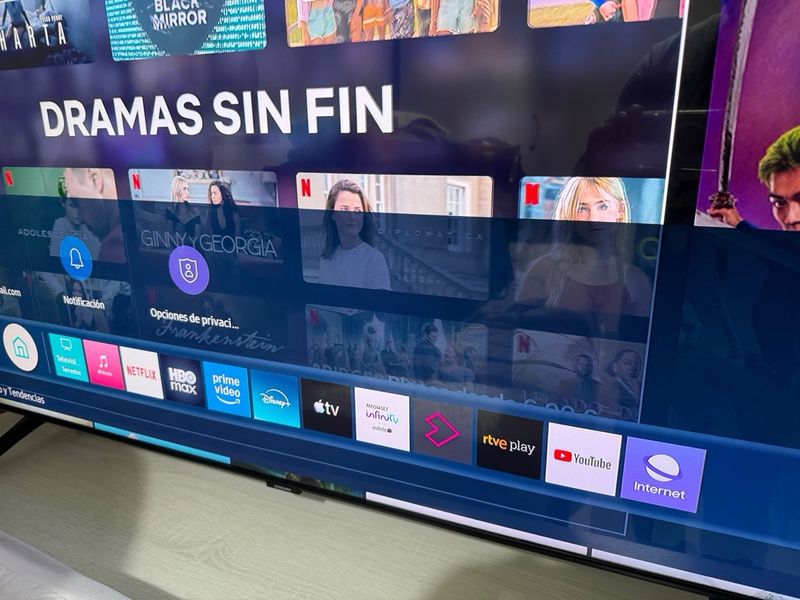 Samsung QLED 50 4K Smart TV Q60T afbeelding 2