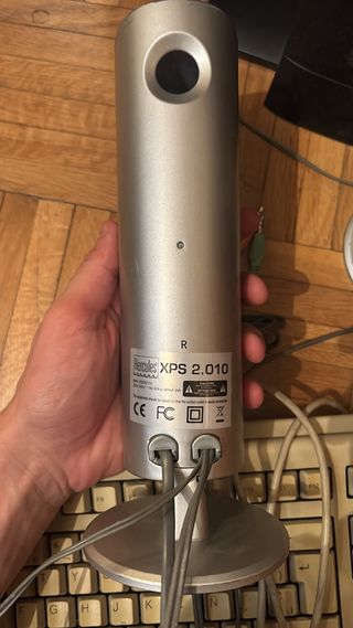 Lote PC: Monitor, Tastiera, Mouse e Altoparlanti