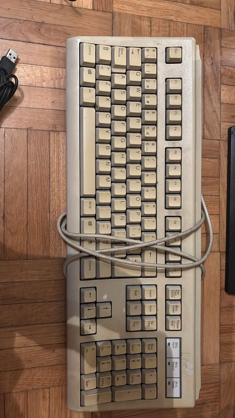 Lote PC: Monitor, Teclado, Mouse y Bocinas afbeelding 3