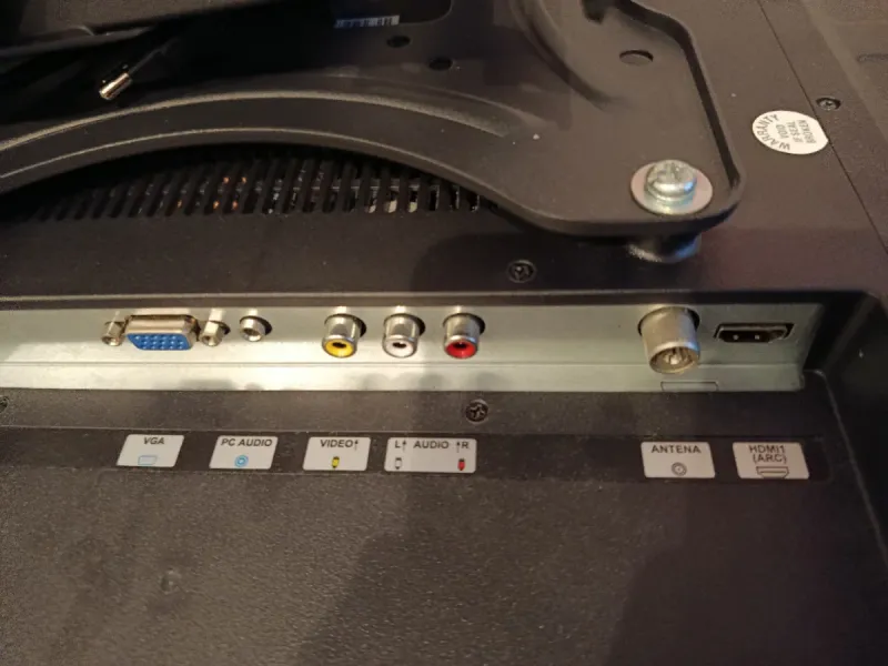 Televisor 40" con soporte y Chromecast afbeelding 4